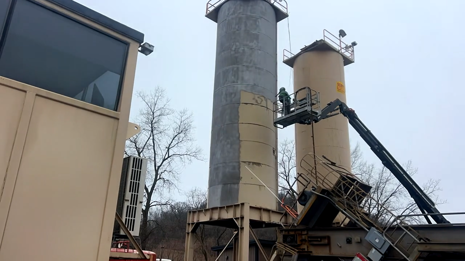 Abrasive blasting steel surface preparation